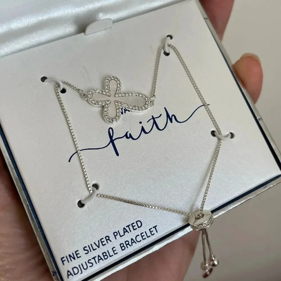 Cross Crystal Slider Bracelet - Picture 4 of 6